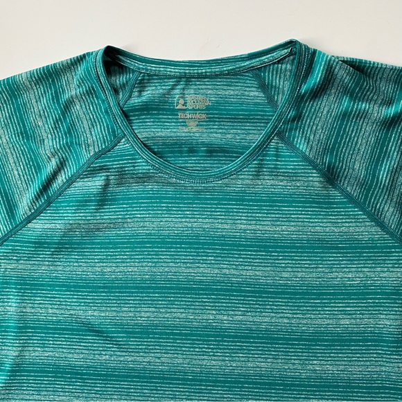 Eastern Mountain Sports Techwick Shirt Size Large Aqua Green Short Sleeve Sporty - Picture 11 of 14